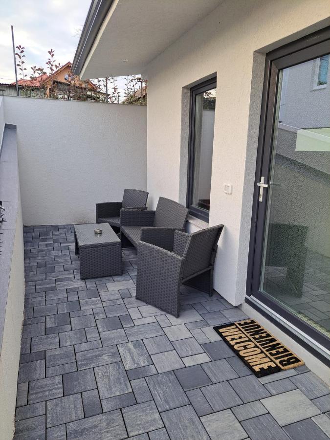 Kevin&Jessica Rooms Giarmata Exterior photo