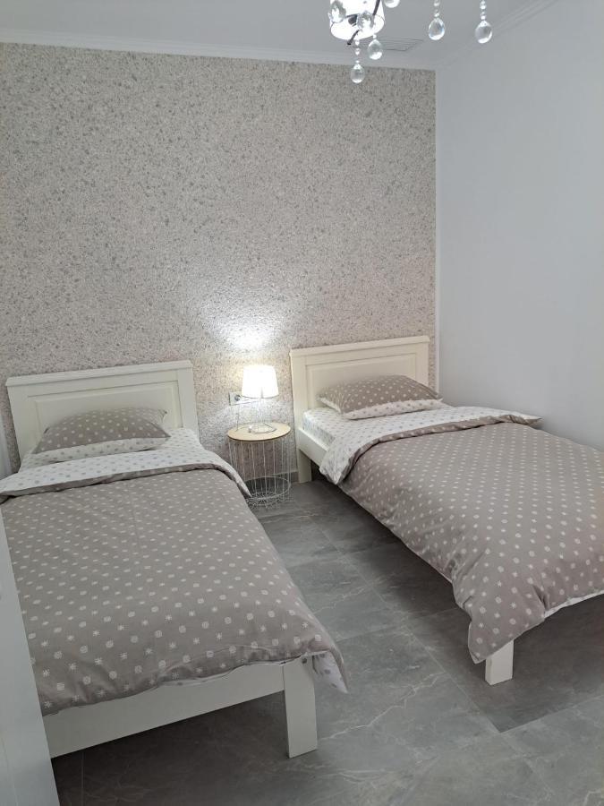 Kevin&Jessica Rooms Giarmata Exterior photo