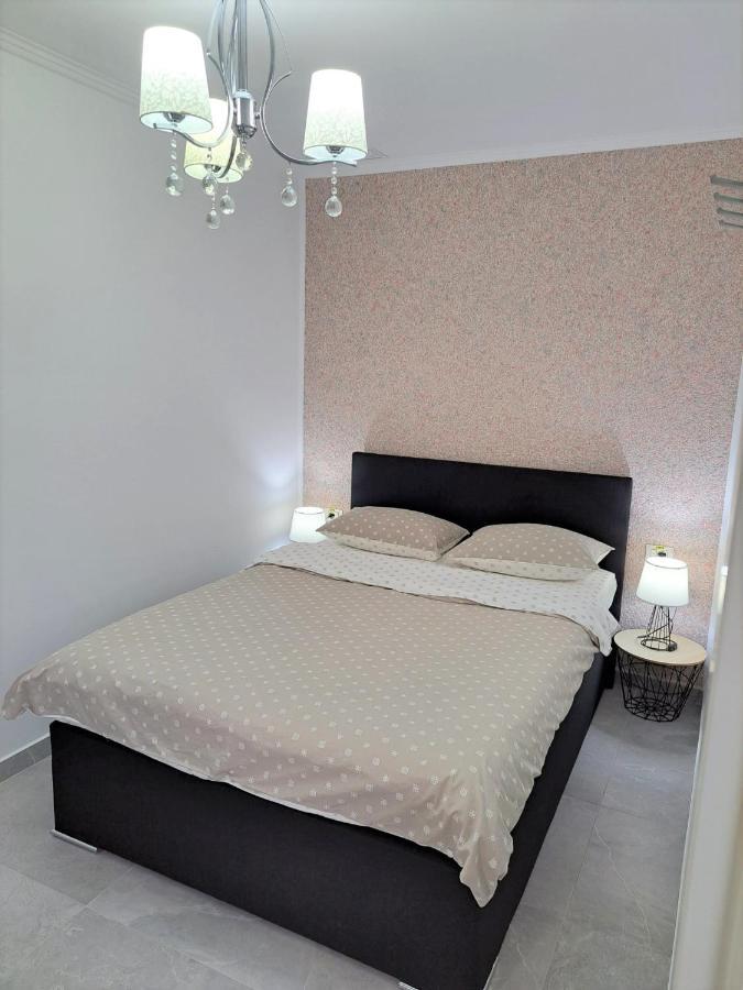 Kevin&Jessica Rooms Giarmata Exterior photo