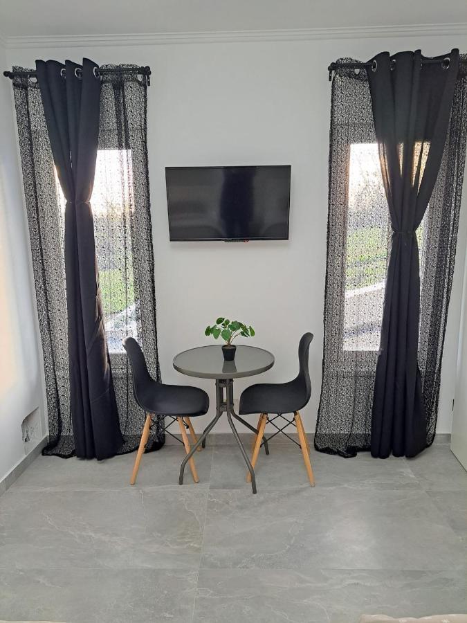Kevin&Jessica Rooms Giarmata Exterior photo