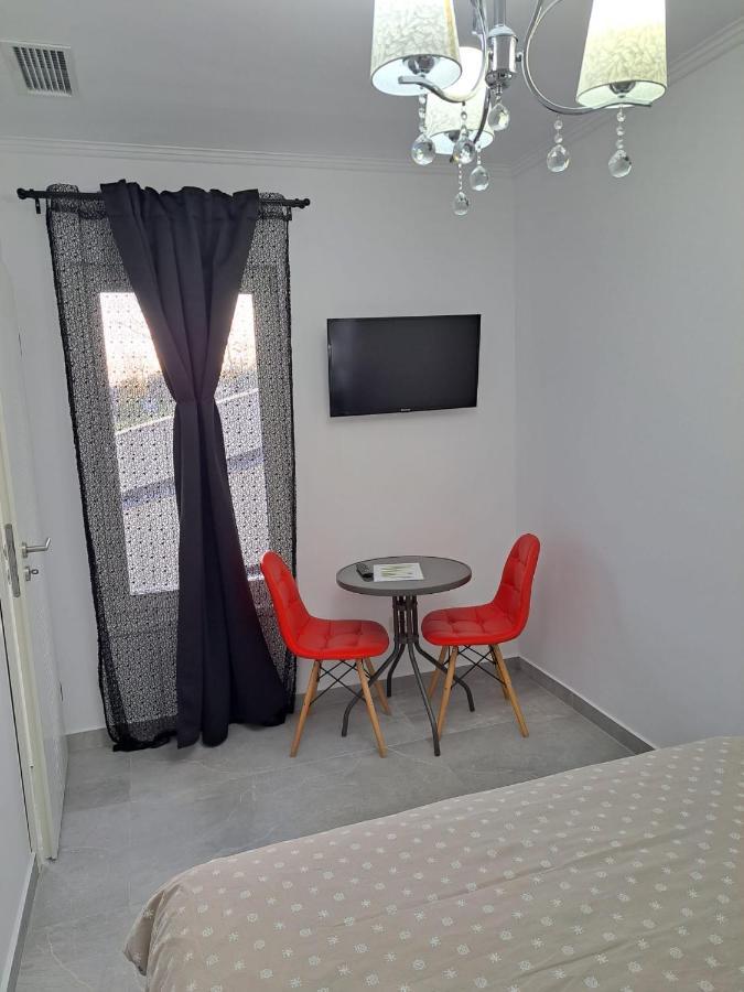 Kevin&Jessica Rooms Giarmata Exterior photo