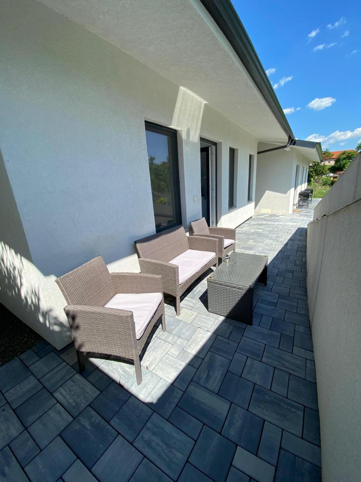 Kevin&Jessica Rooms Giarmata Exterior photo