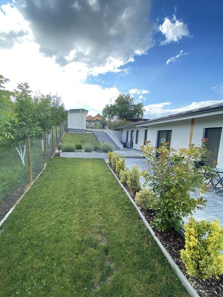 Kevin&Jessica Rooms Giarmata Exterior photo